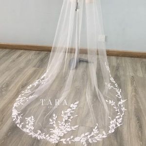 Custom Chapel Floral Veil/Lace wedding veil/One Tier Flower Veil